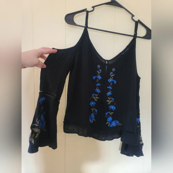 American Eagle Black Blue Floral Embroidery Cold Shoulder Blouse Top - Picture 3 of 6
